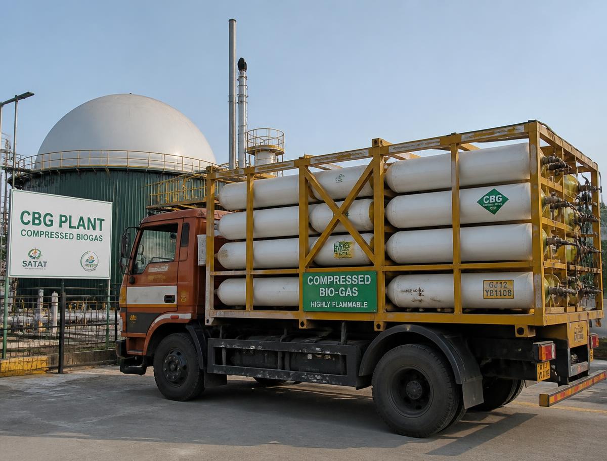 Truck with a vehicle mounted CBG cascade of gas cylinders at a plant