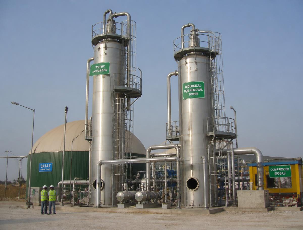 Water scrubber and biochemical H2S removal towers at a compressed biogas plant